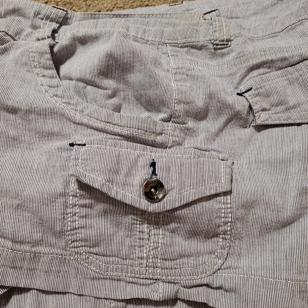 Women's Ubfree shorts, size 11, demin stripes - Picture 4 of 10